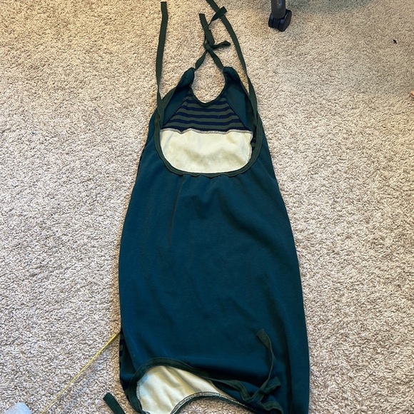 The open project Open Back Panel Halter Dress - Green - Picture 15 of 16